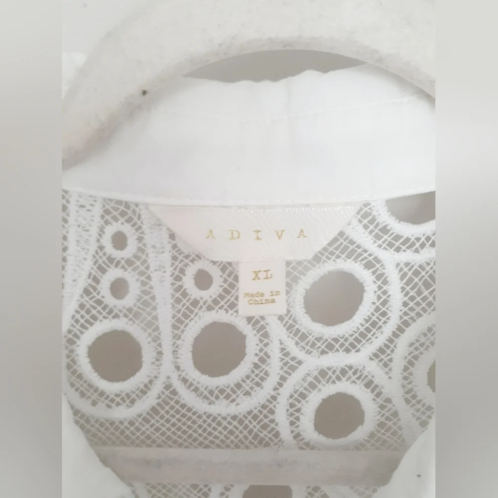 Adiva White Lace Button-Up Shirt - Picture 5 of 7